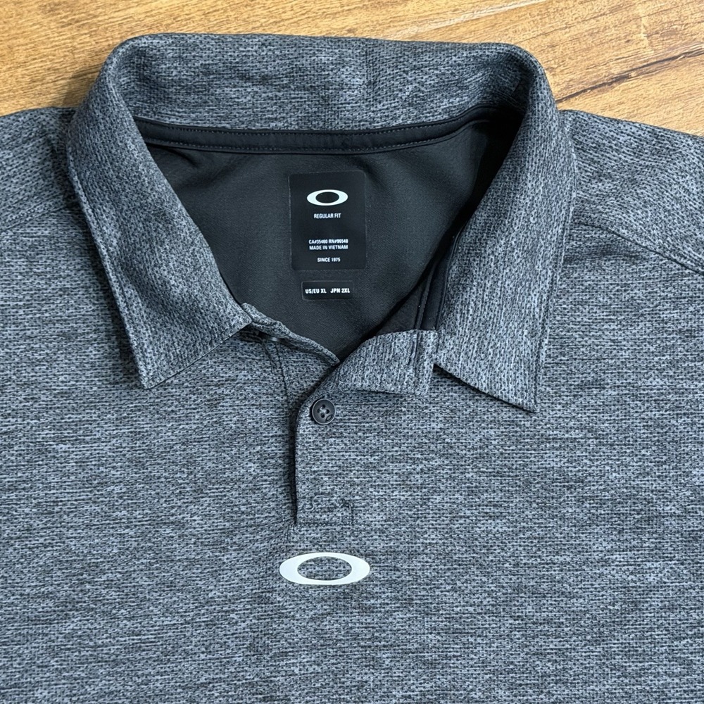 OAKLEY CENTER LOGO GOLF POLO SHIRT GRAY MENS SZ XL EXCELLENT CONDITION